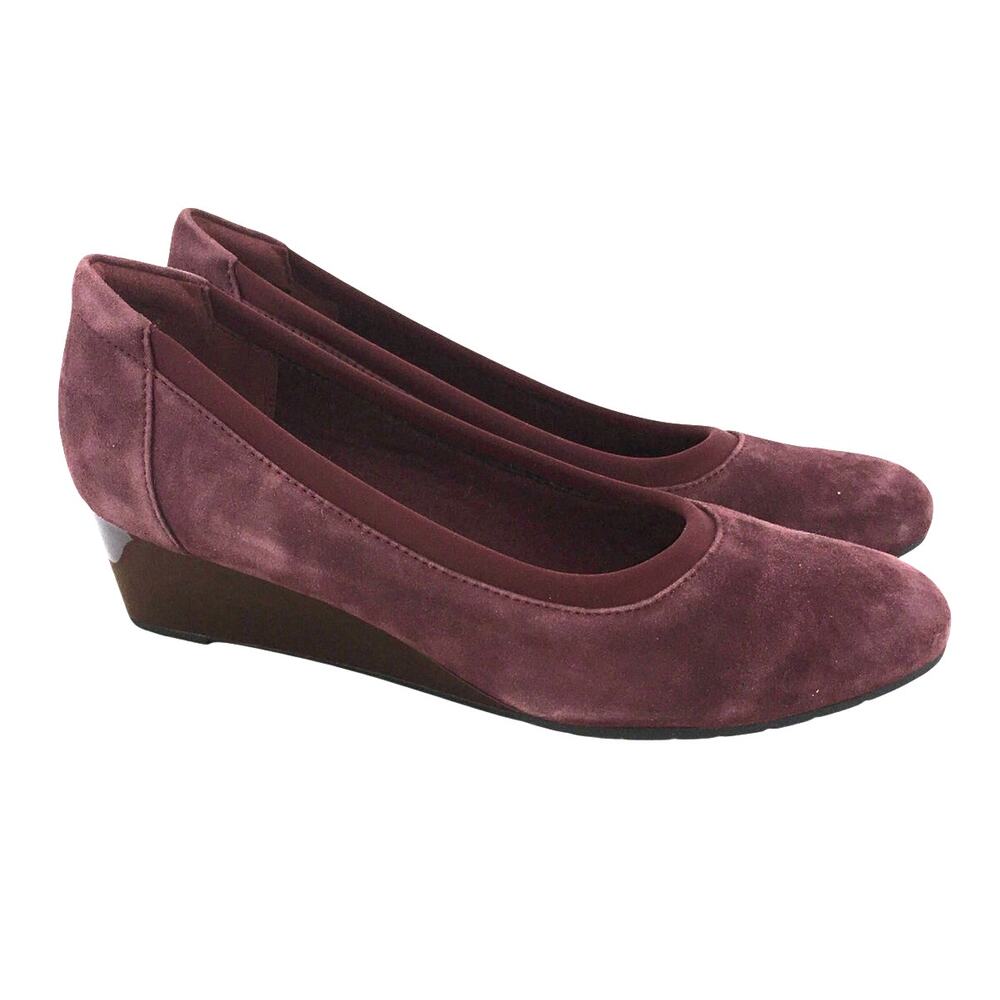 Clarks Mallory Berry 9.5 NIB Burgundy Dark Red Suede Wedge Workwear Classic